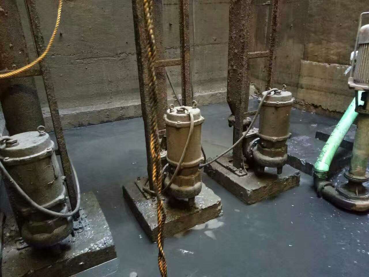 浦城污水池清理