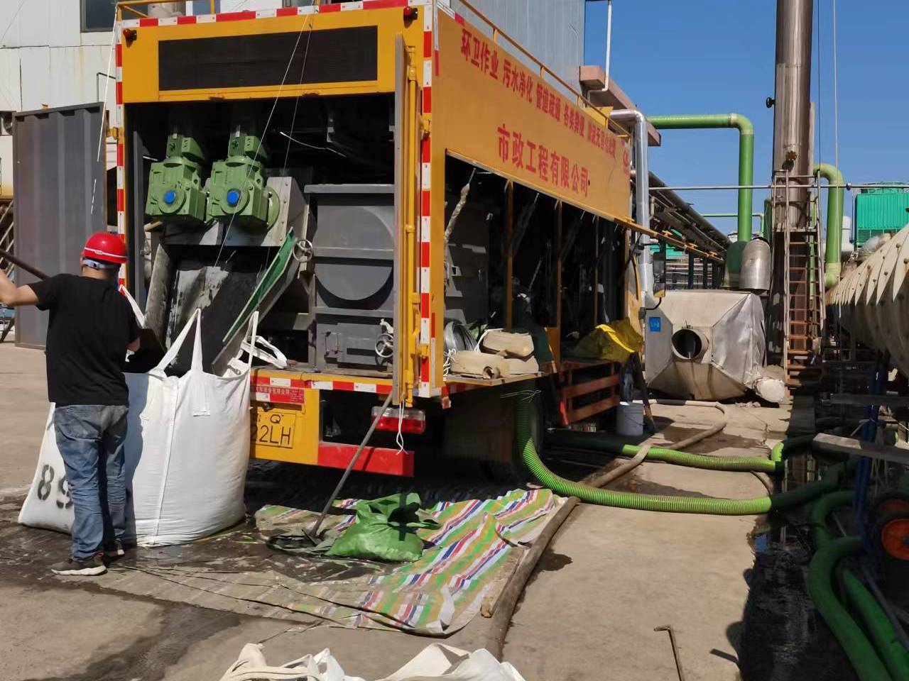 浦城淤泥压干处理